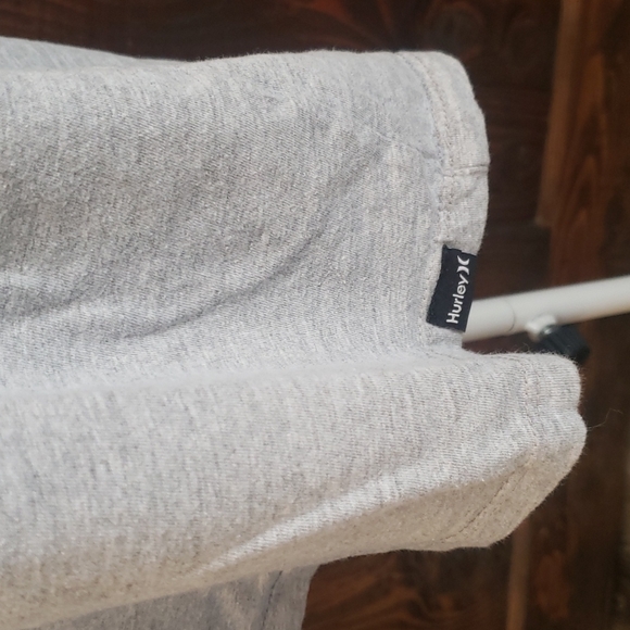 Hurley - Picture 2 of 8